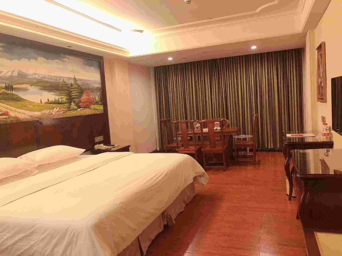 Vienna Hotel Guangzhou Shiling Exteriör bild